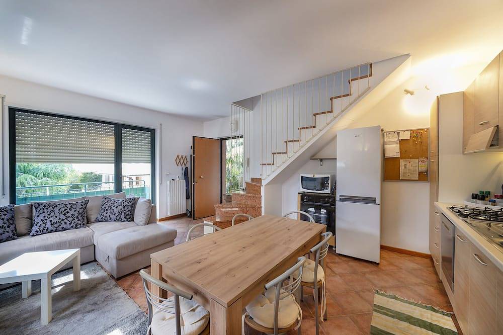 Ganze Wohnung, Dimora all'Angolo - modern und im Zentrum in Affi, Gardasee-Berge