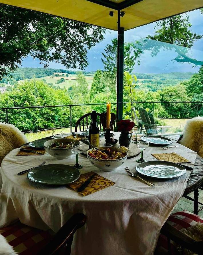 Location de vacances pour 4 personnes, avec vue et jardin dans Mormont