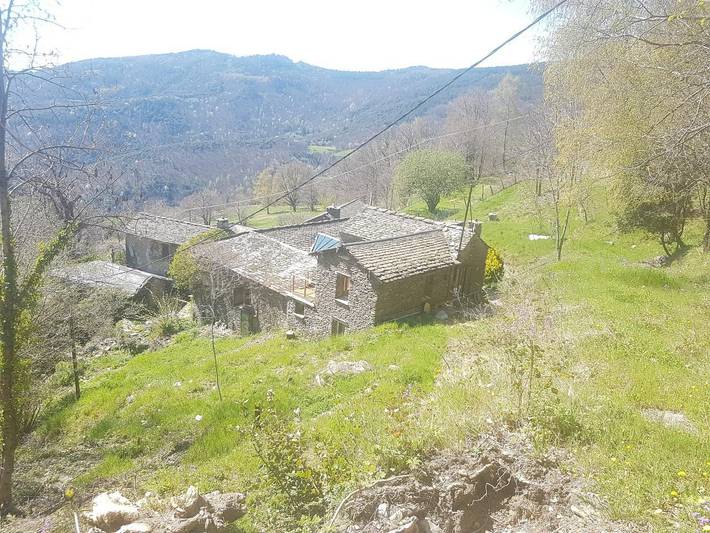 Gîte pour 4 personnes, avec Balcon ainsi que Jardin et Vue à Saint-Martin-de-Lansuscle