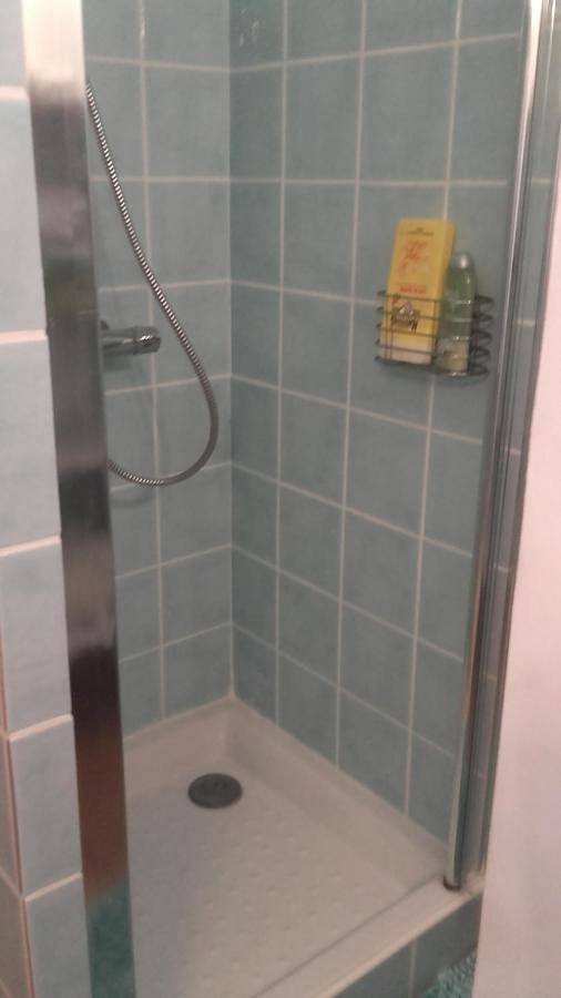 Double Room with Private External Bathroom in Le Luc, Région de Draguignan