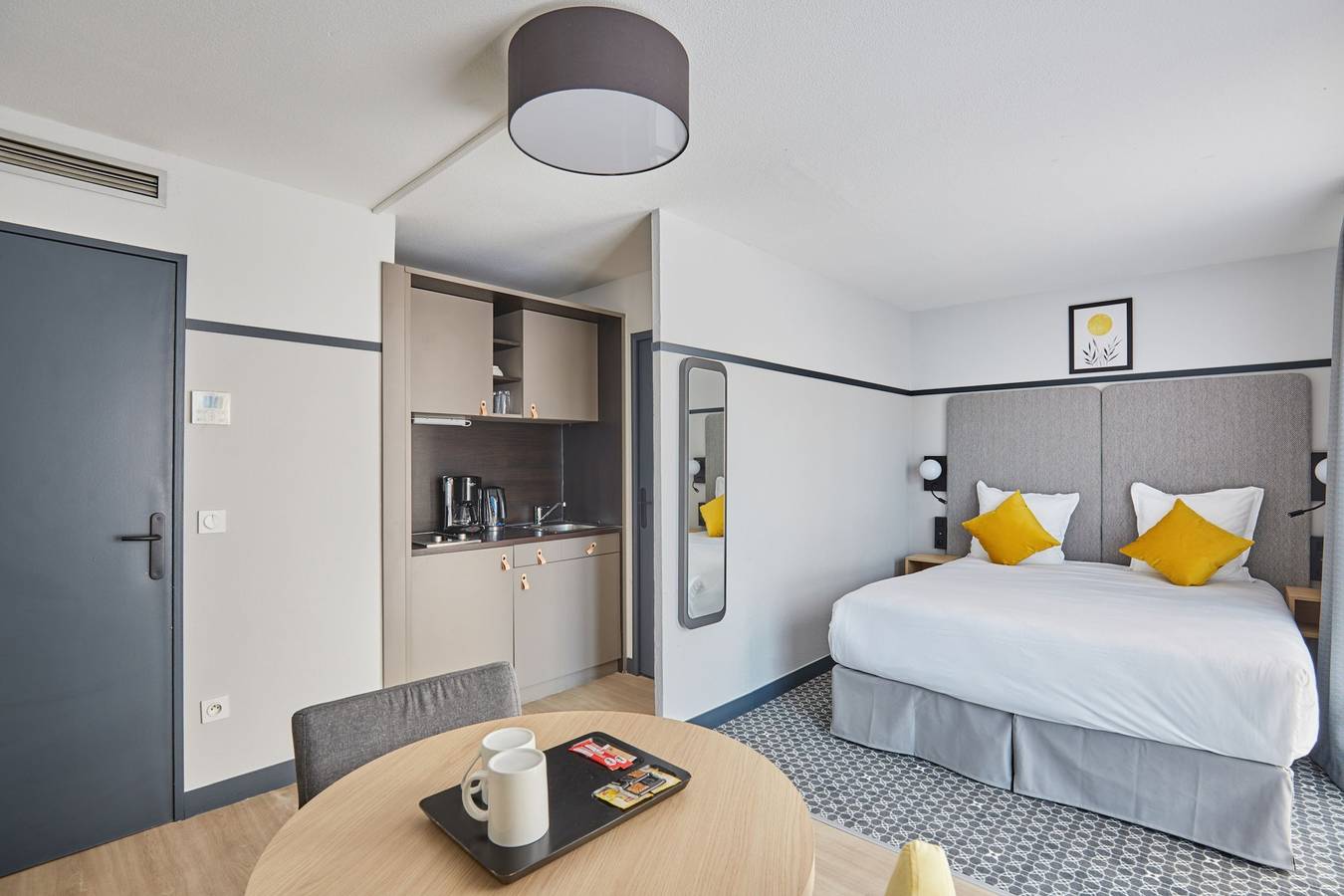 Studio entier, Studio pour 2 personnes avec piscine in Aix-en-Provence, Côte méditerranéenne (France)