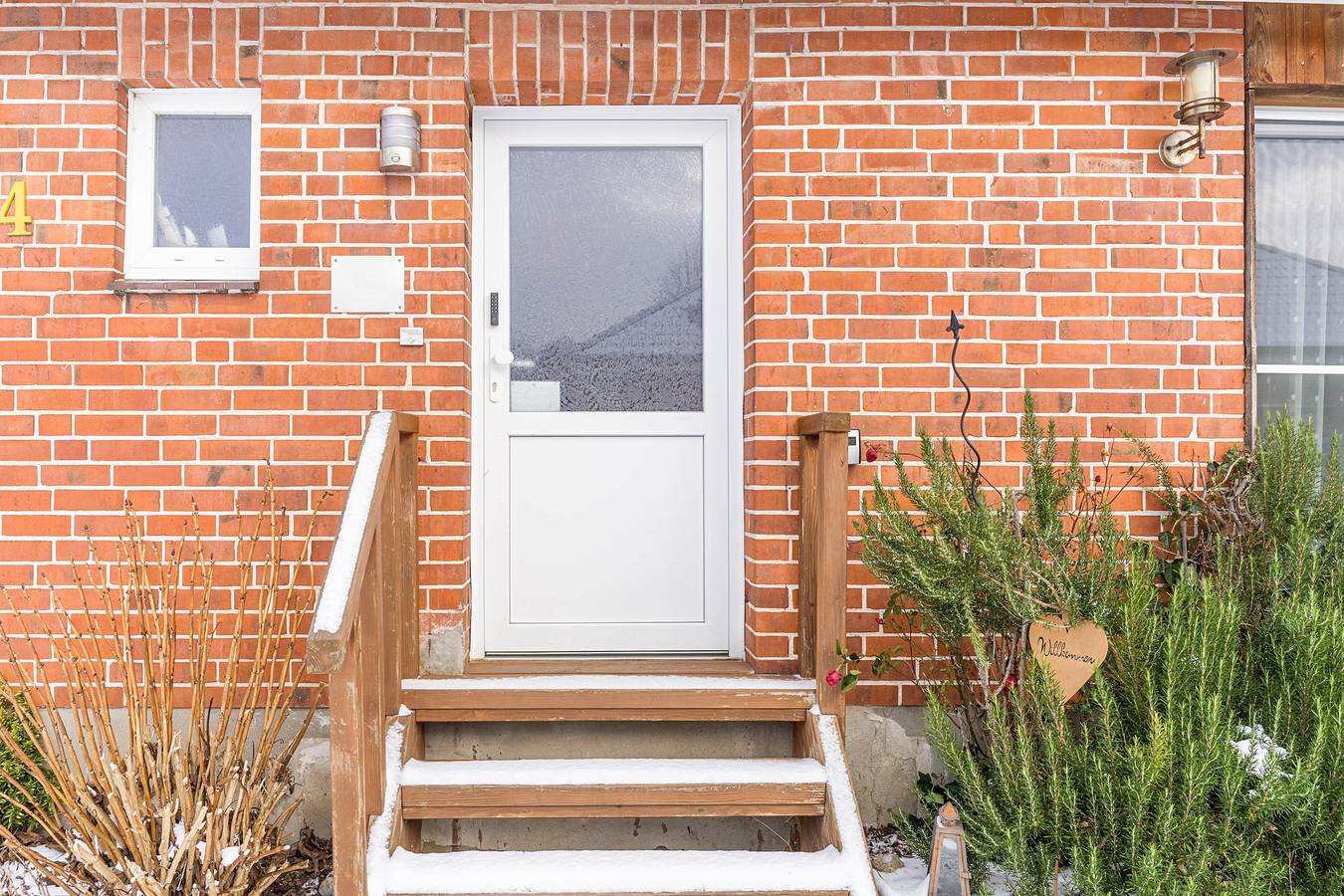 Ganze Wohnung, Nachhaltige Ferienwohnung "Meeresbrise" mit privater Terrasse, privatem Garten, Wlan und Wallbox in Brenkenhagen, Grömitz