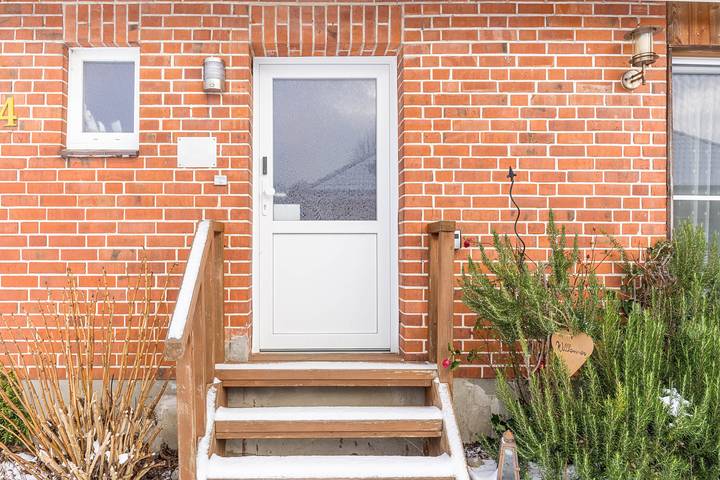 Ganze Wohnung, Nachhaltige Ferienwohnung "Meeresbrise" mit privater Terrasse, privatem Garten, Wlan und Wallbox in Brenkenhagen, Grömitz