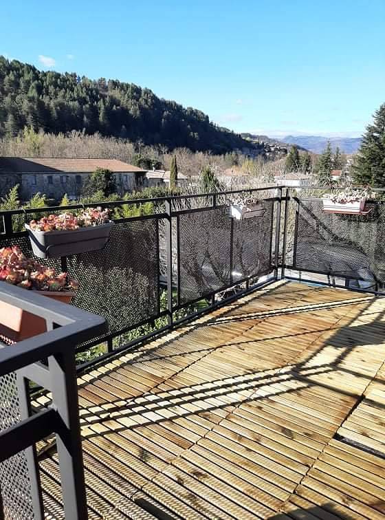 Grand Gîte Le Caveau de Jaujac in Jaujac, Parc naturel régional des Monts d'Ardèche