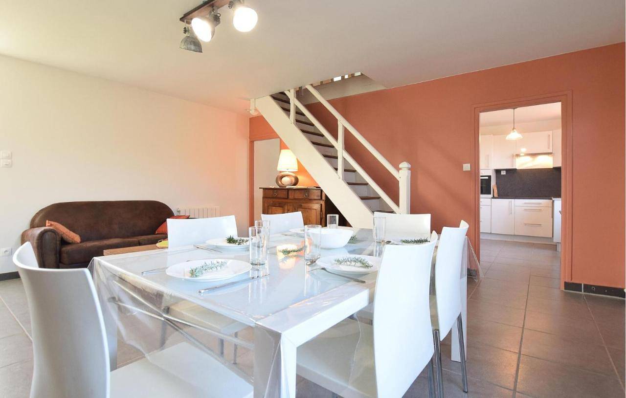 Three-Bedroom Holiday Home in Saint-Marcouf, Cherbourg und Umgebung