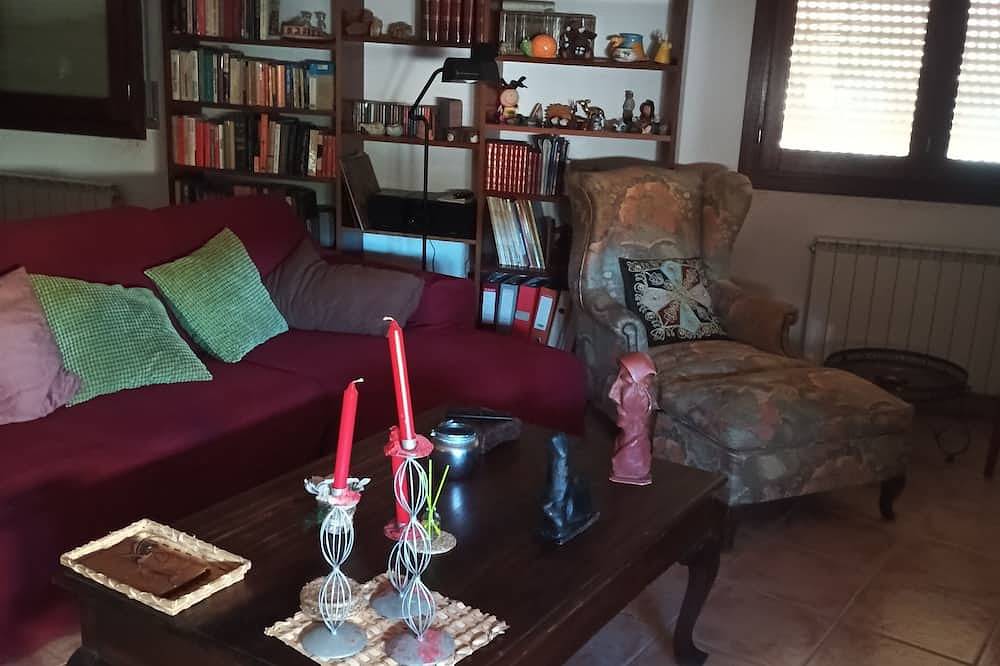 Ganze Wohnung, Loft Castelló 110m2 apartment. Pets welcome! in Castelló de Farfanya, Noguera