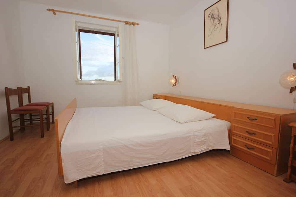 Ganze Wohnung, 1-Zimmer-Ferienwohnung mit Balkon Vis (A-8435-a) in Vis Stadt, Vis