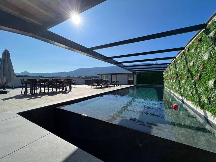 Villa pour 10 personnes, avec Jacuzzi et Terrasse ainsi que Piscine et Sauna à Aix-les-Bains