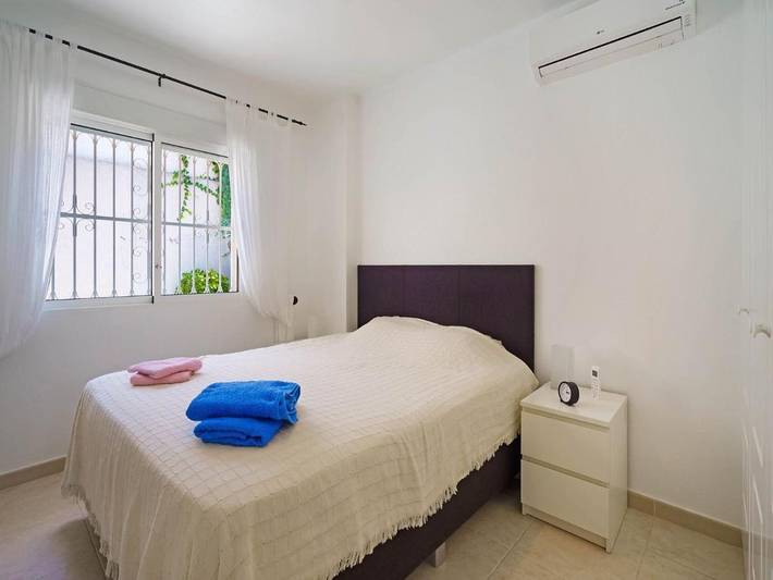 Villa für 4 Personen, mit Terrasse und Garten sowie Pool - 1