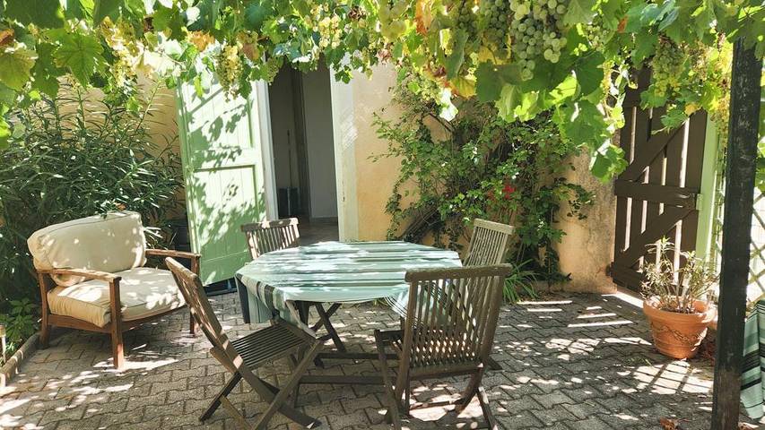Gîte pour 4 personnes, avec Terrasse et Jardin à Valensole