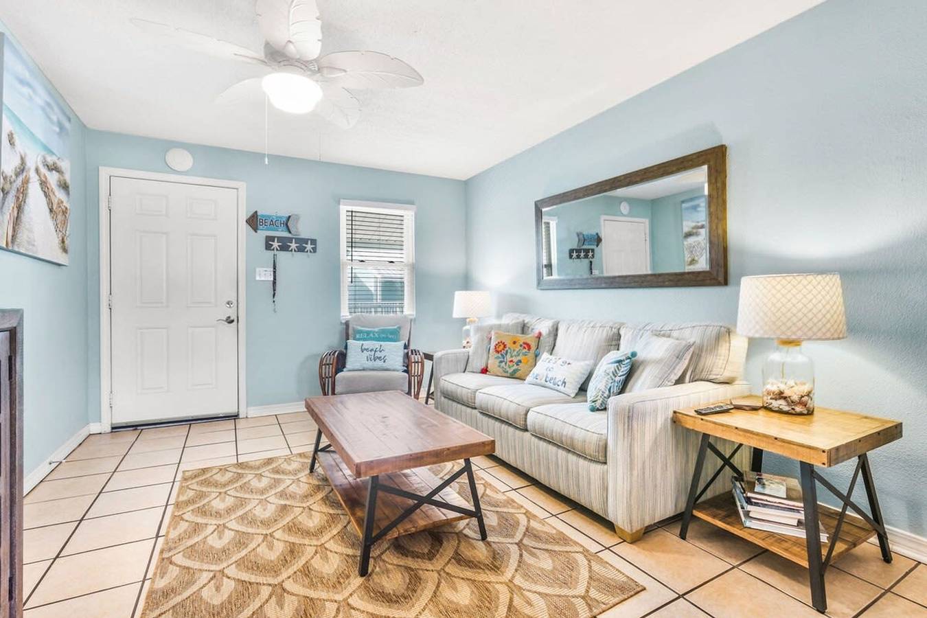 Entire apartment, Sunrise Village 215- 2Br 1Ba gulf front sleep 6 in Gulf Shores, Mobile Bay