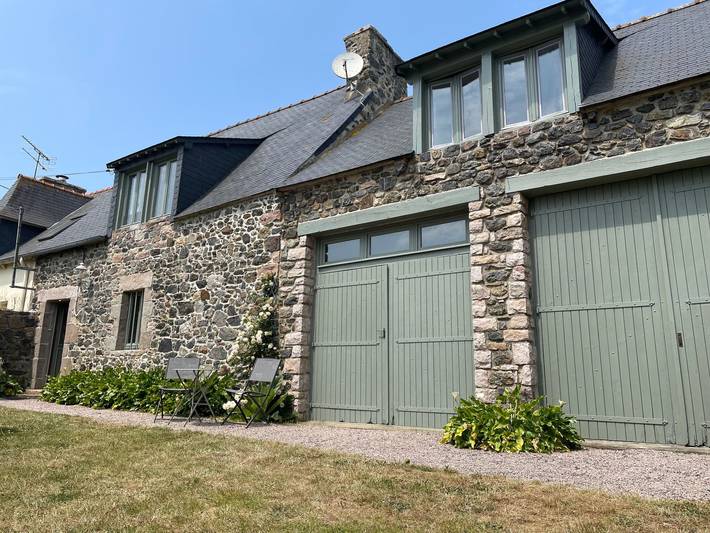 Location de vacances pour 6 personnes, avec jardin à Hénanbihen