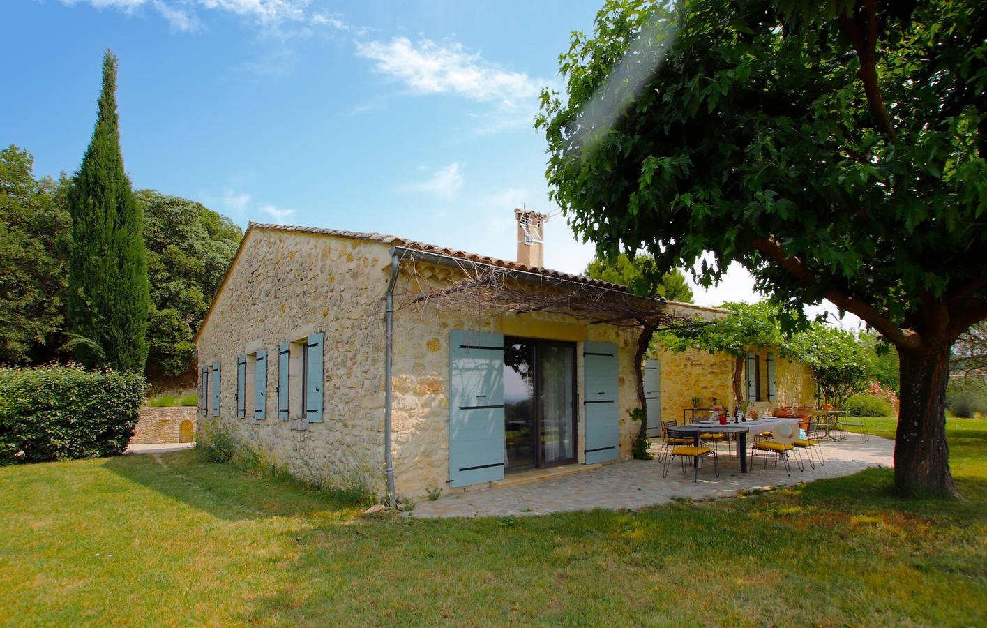 Geräumige Ferienwohnung mit Pool und Parkplatz in Saint-Montan, Privas