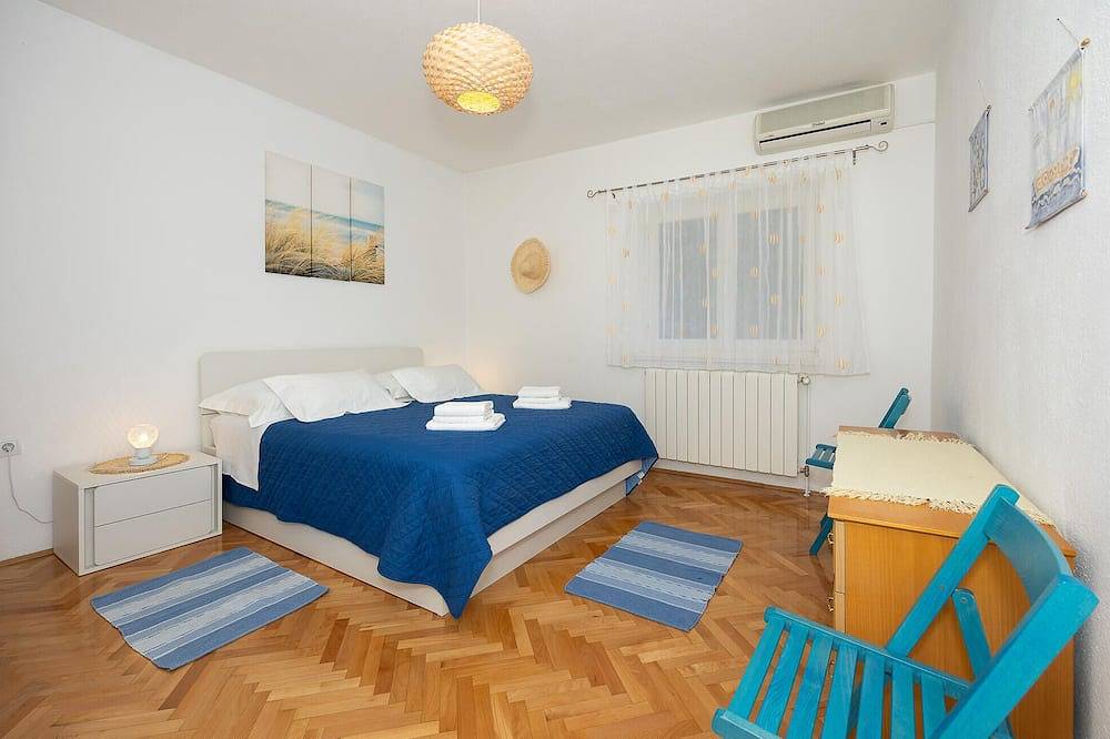 Beautiful home in Makarska with kitchen in Makarska, Makarska Riviera
