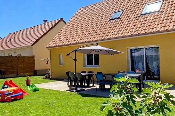 Location de vacances pour 12 personnes, avec jardin à Roézé-sur-Sarthe