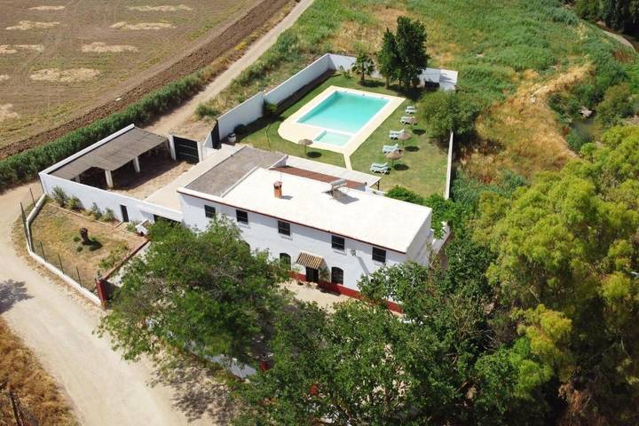 Casa rural para 30 personas, con Terraza y Jardín además de Piscina y Vistas en Humilladero - 2