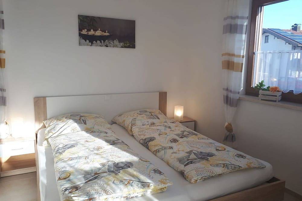 Ganze Wohnung, Ferienwohnung 1 - Eg  43 m², mit zwei Schlafzimmer, nahe Chiemsee in Obing, Landkreis Traunstein
