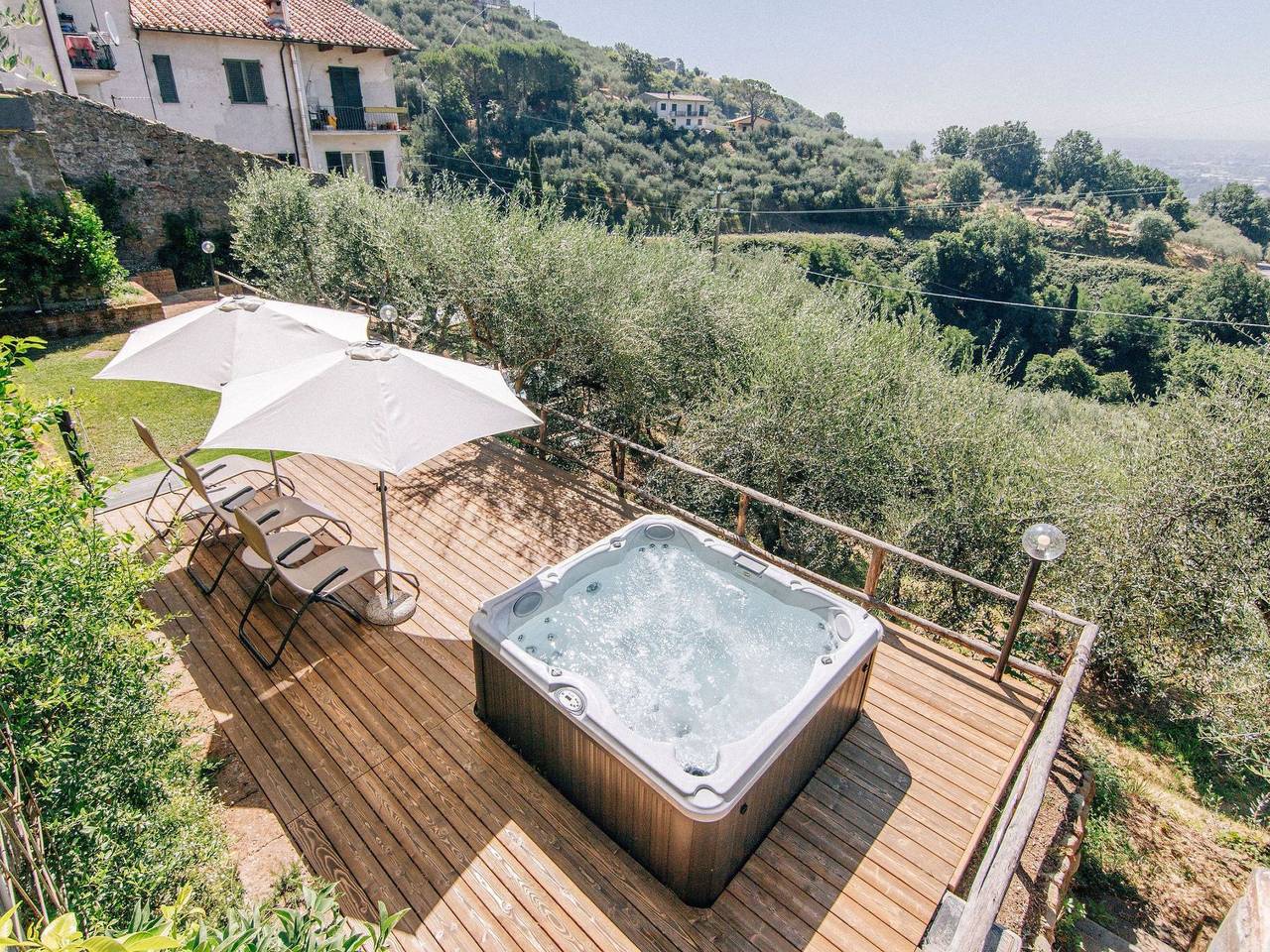 Ganze Wohnung, Wohnung "Il Cedro" Penthouse mit Aussicht in Uzzano, Pistoia Provinz