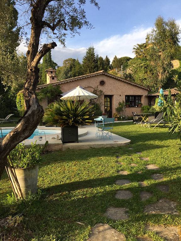 Chambre d’hôte pour 2 personnes, avec jardin et piscine dans les Alpes maritimes - 2