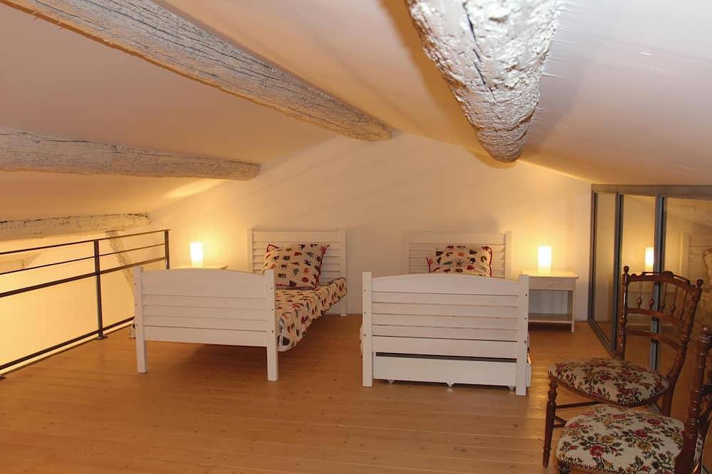 2 bedroom beautiful home in Bellegarde in Bellegarde, Nimes region