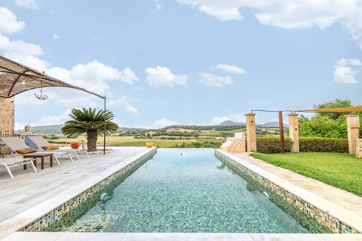 Ferienhaus 'Desigual' mit Bergblick, Wi-Fi und Klimaanlage in Manacor, Mallorca Osten