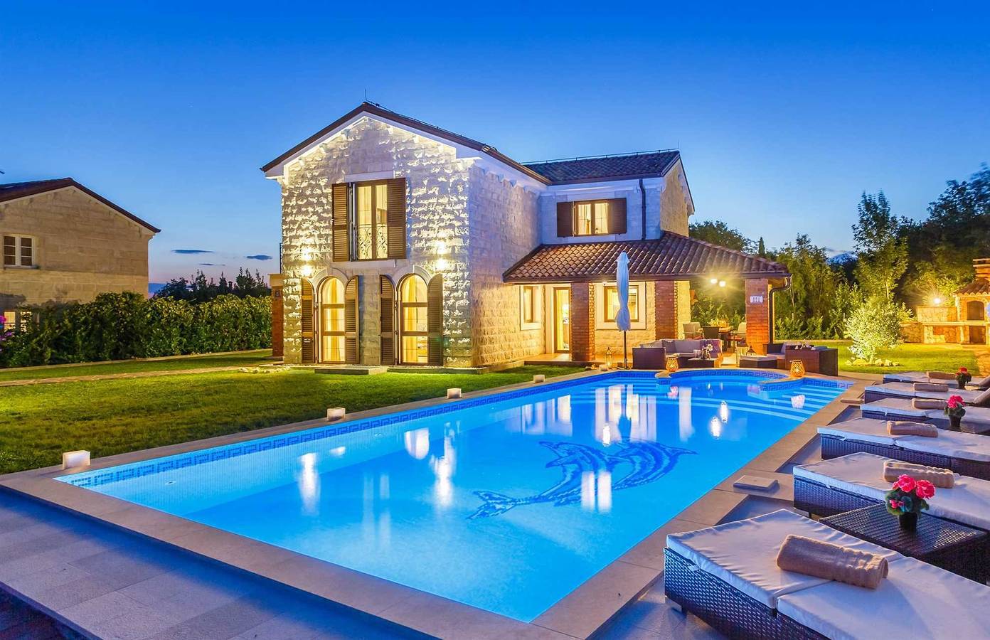 Villa Kamenica mit Außen- und Innenpool und einer Sauna in Kras, Krk