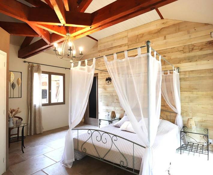 Gîte pour 2 personnes, avec piscine ainsi que jardin et terrasse à Manaurie - 2