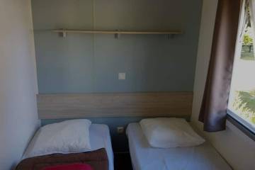 Camping pour 4 Personnes dans Chazelles-sur-Lyon, Montbrison, Photo 2