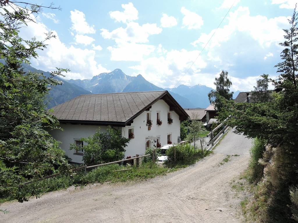 Ganze Ferienwohnung, Ferienwohnung Tschlin Chasa La Resgia - Ferienwohnung für 2- 6 Personen, 110m2 in Tschlin, Valsot