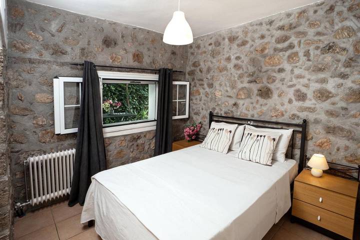 Gîte pour 4 personnes, avec jardin et vue dans Palaia Epidavros