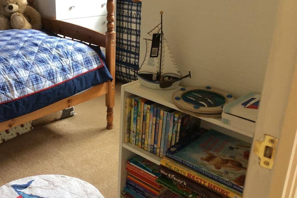 Self Catered chalet, Family & Pet friendly.Woodlands in Cornwall