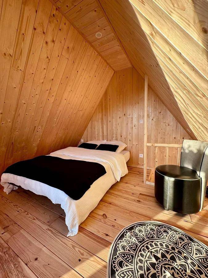 Gîte pour 2 personnes, avec terrasse ainsi que jardin et vue dans Saint-Rémy-Boscrocourt - 3