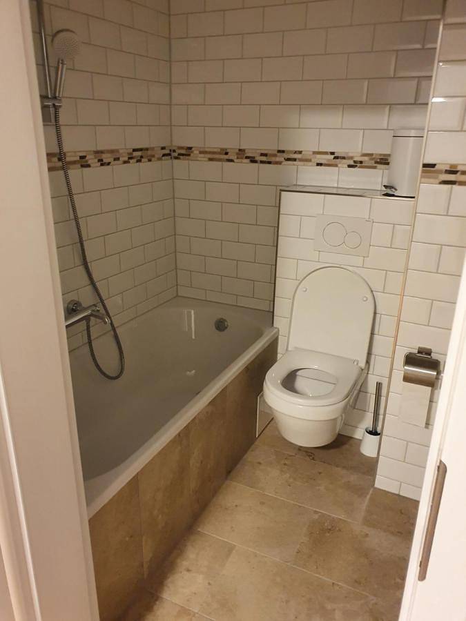 Ganze Ferienwohnung, Deluxe Double Room (2 Adults + 1 Child) in Rosenheim, Oberbayern