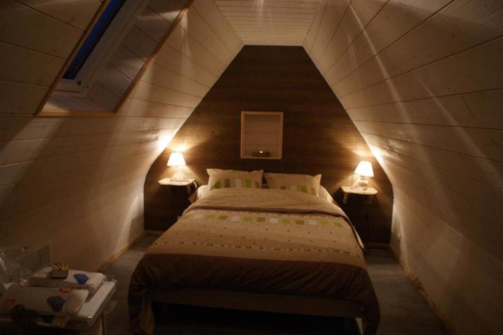 Gîte pour 2 personnes, avec terrasse ainsi que vue et jardin à La Tour-d'Auvergne - 2