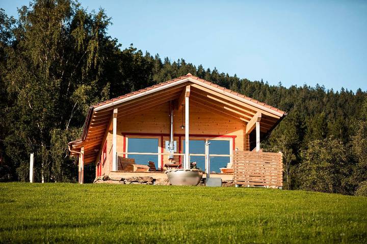Ferienhaus für 2 Personen, mit Balkon/Terrasse und Balkon sowie Terrasse und Garten in Lam