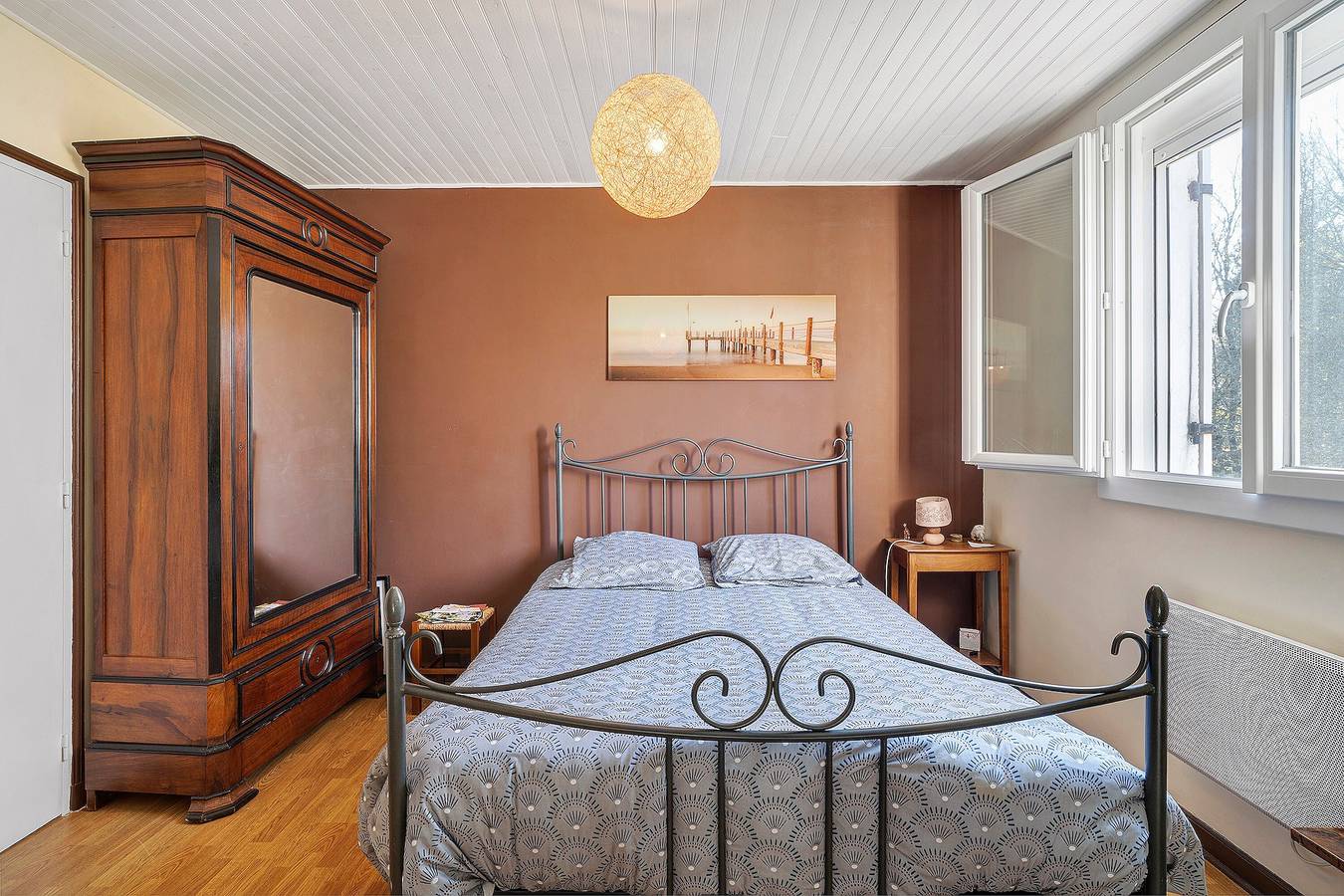 L'Orée du Bois Guest Rooms with Shared Pool, Communal Terrace, and Wi-Fi in Montpon-Ménestérol, Périgord Blanc