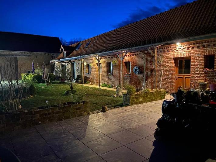 Chambre d’hôte pour 2 personnes, avec Jacuzzi et Terrasse ainsi que Jardin et Piscine dans Calonne-Ricouart