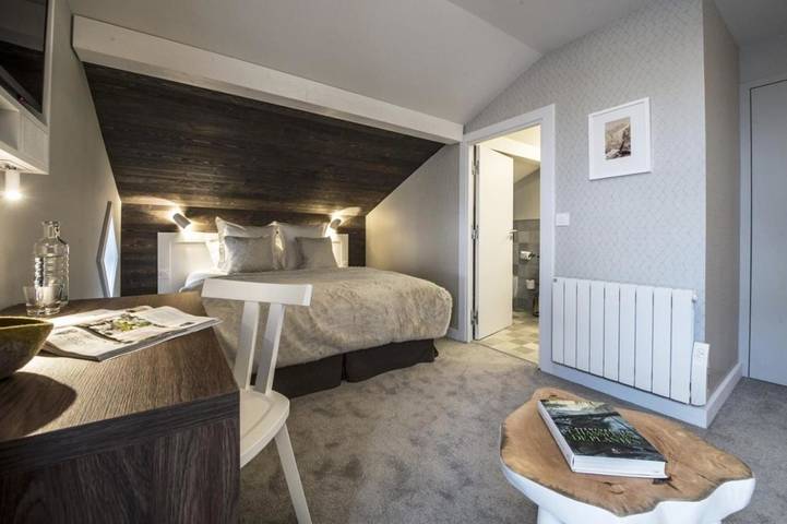 Hôtel pour 24 personnes, avec jacuzzi ainsi que balcon et sauna