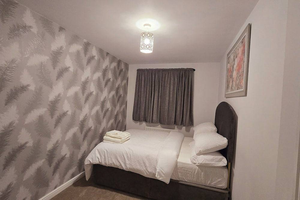 Entire luxurious 3 bedroom house in Wigan,Greater Manchester with free parking. in Greater Manchester
