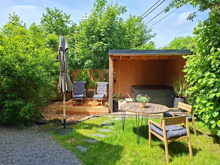 Ferienhaus für 2 Personen, mit Whirlpool und Terrasse sowie Garten und Ausblick