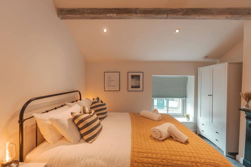Entire apartment, Superior Apartment In the heart of Marple Bridge in Stockport, Greater Manchester