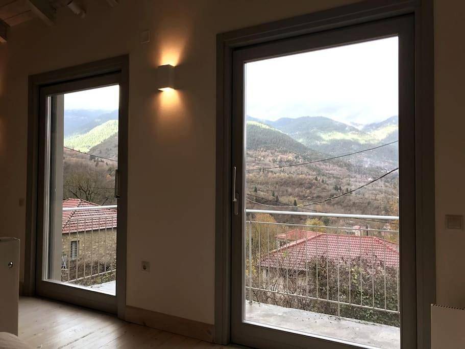 Footpath House / Ολόκληρο σπίτι στο Μεγάλο Χωριό in Eurytanie