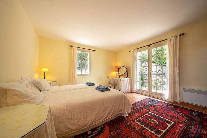 Location de vacances pour 8 personnes, avec balcon et jardin à Bargemon - 2