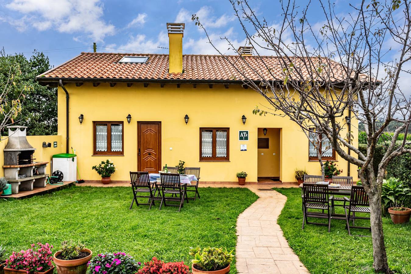 Casa rural 'Apartamento Rosa' con jardín compartido in Susacasa, Gozón