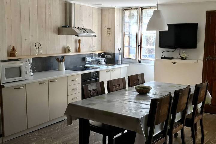 Maison de vacances pour 4 personnes, avec balcon dans Nantua