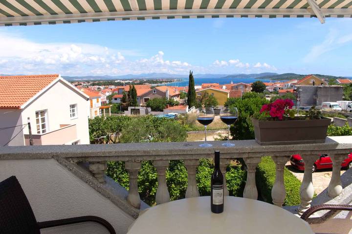 Apartament wakacyjny dla 5 osób, z Balkon w Vodice