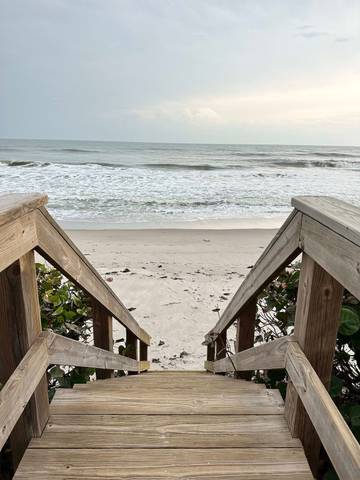 Vacation Rental for 19 Guests in Space Coast, Brevard County, Picture 4