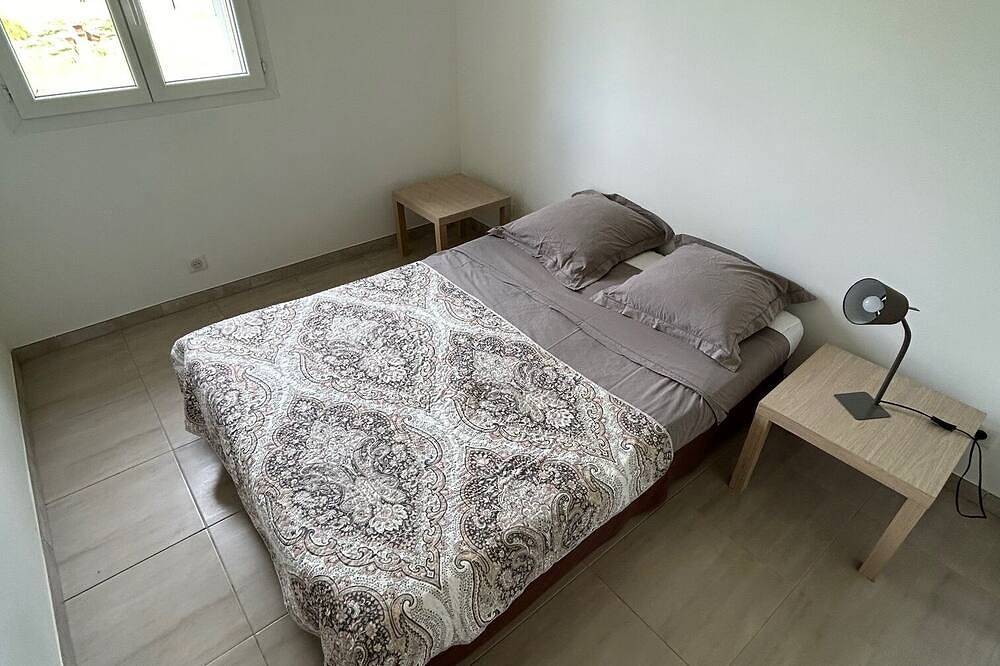 Rent ground floor 8mn from the beach in Aléria, Corte und Umgebung