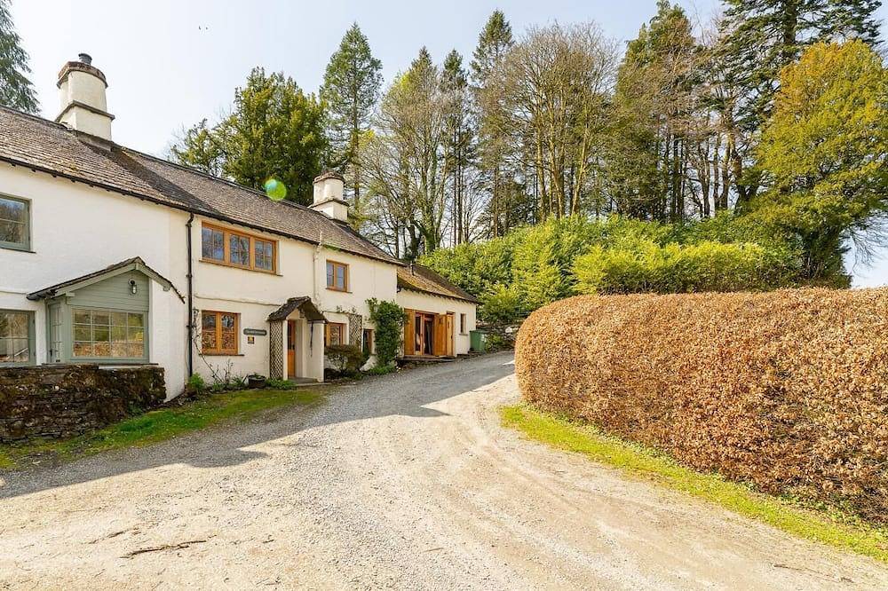 4 Bed in Hawkshead (oc-lr116) in Lake District