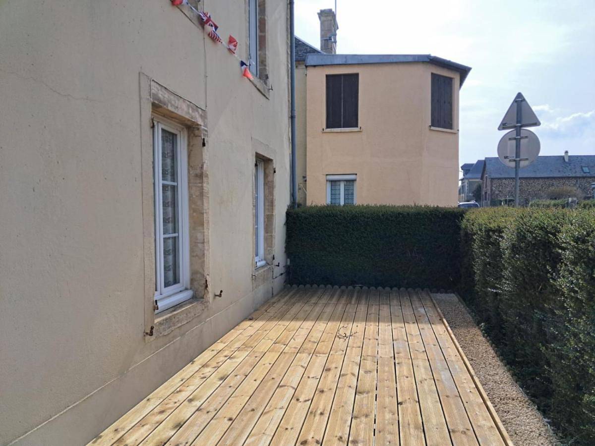 Four-Bedroom House in Saint-Hubert-des-Biards, Région de Bayeux